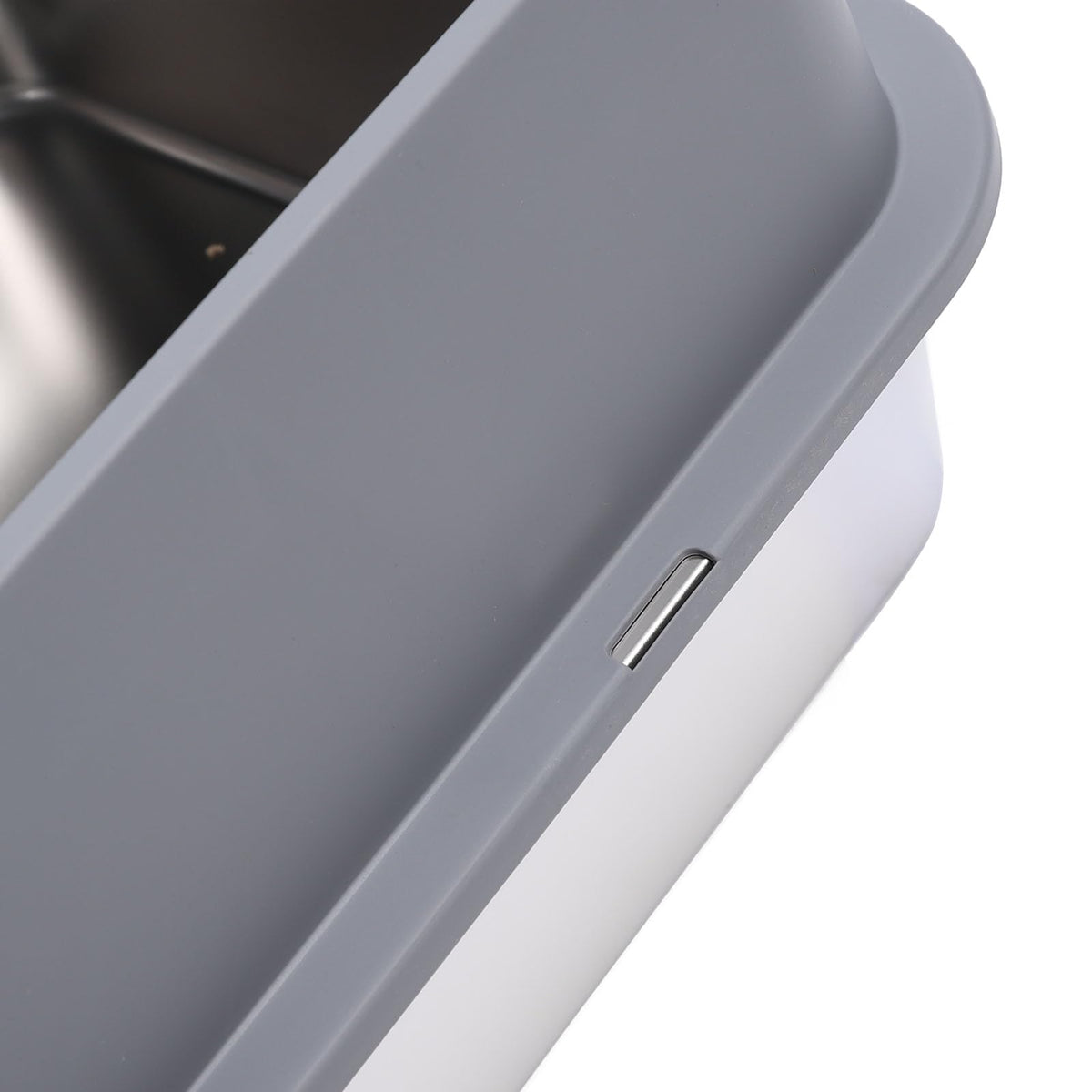 Stainless Steel Enclosed Cat Litter Box with Lid N5981